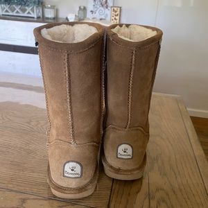 Chestnut bear paws (only worn twice)